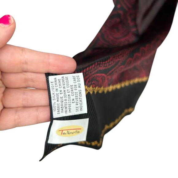 Dark Feminine Paisley‎ Silk Scarf Talbots Red Black Gold Statement - Picture 4 of 5